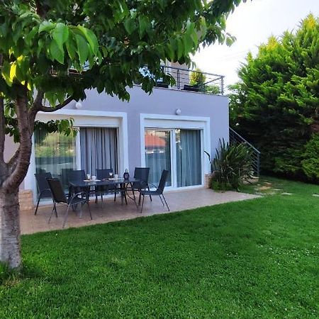 Urbi Garden Apartment Артемида Екстериор снимка