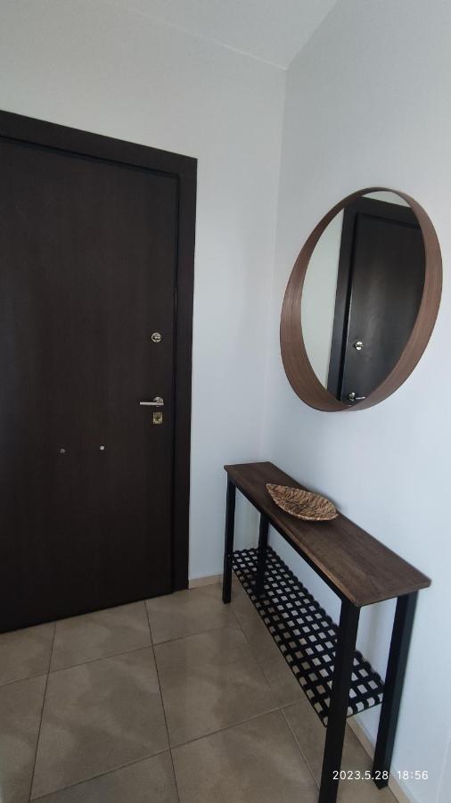 Urbi Garden Apartment Артемида Екстериор снимка