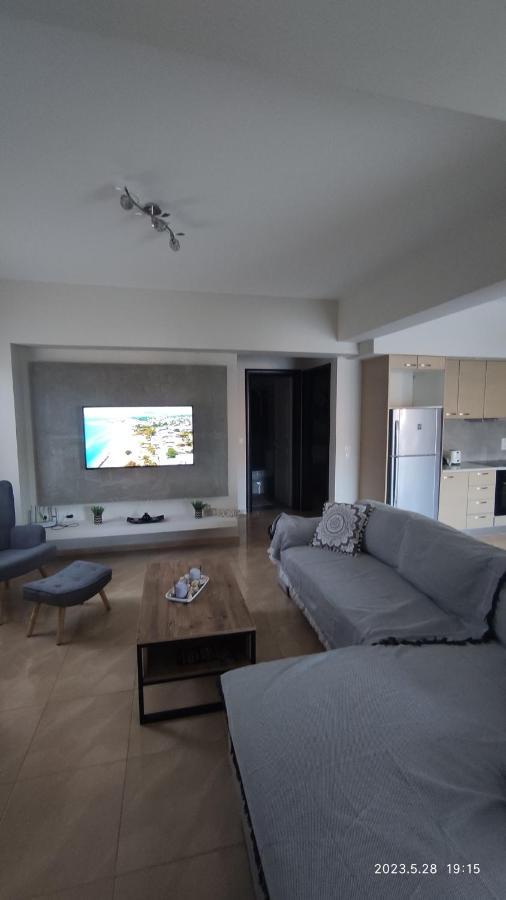 Urbi Garden Apartment Артемида Екстериор снимка