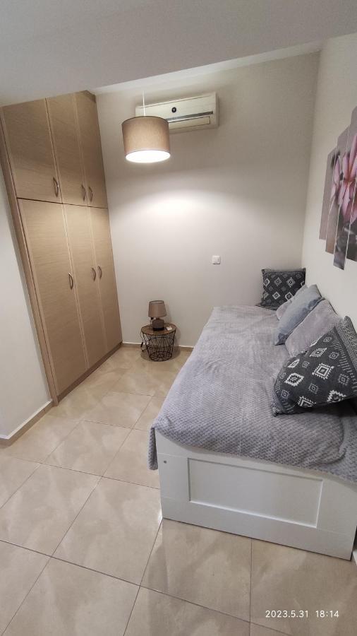 Urbi Garden Apartment Артемида Екстериор снимка