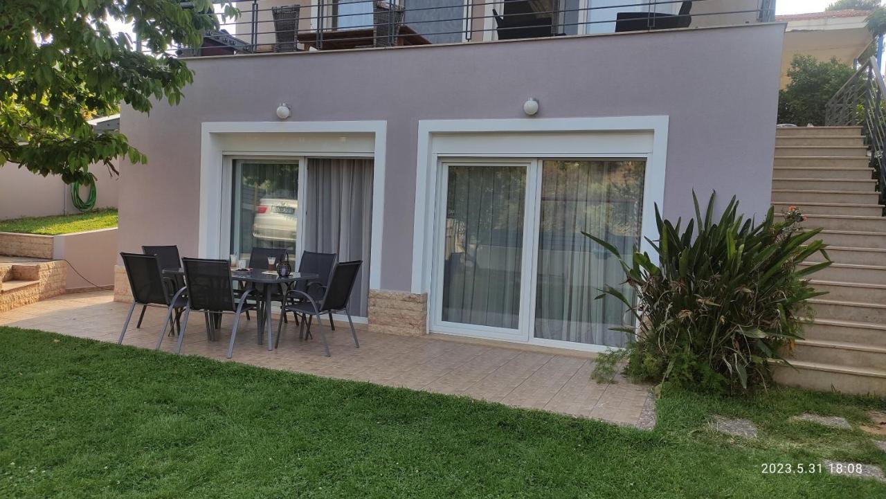 Urbi Garden Apartment Артемида Екстериор снимка