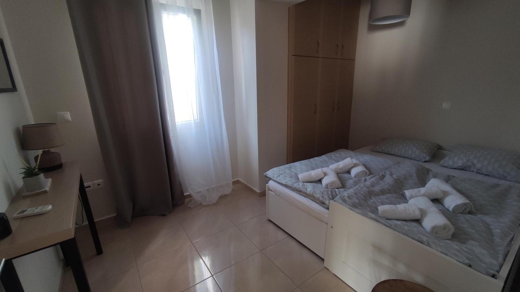 Urbi Garden Apartment Артемида Екстериор снимка